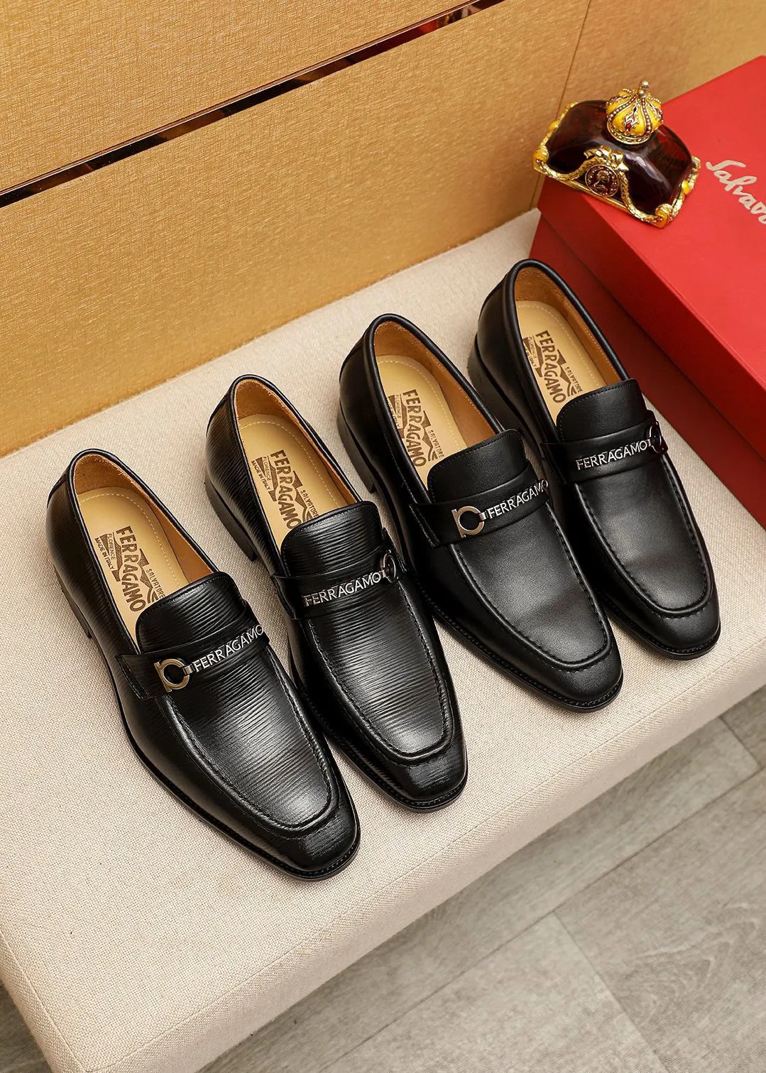 Men's shoes 💰460 💐 Product trademark: Ferragamo "Ferragamo" casual leather shoes Regular size: 38-44 (45.46🉑️customized) Product materials: Selected imported first-layer calfskin upper + luxury hardware buckle, imported water-dyed cowhide leather lining. Strong three-dimensional visual effect, original outsole color: 2⃣️seed leather materials optional